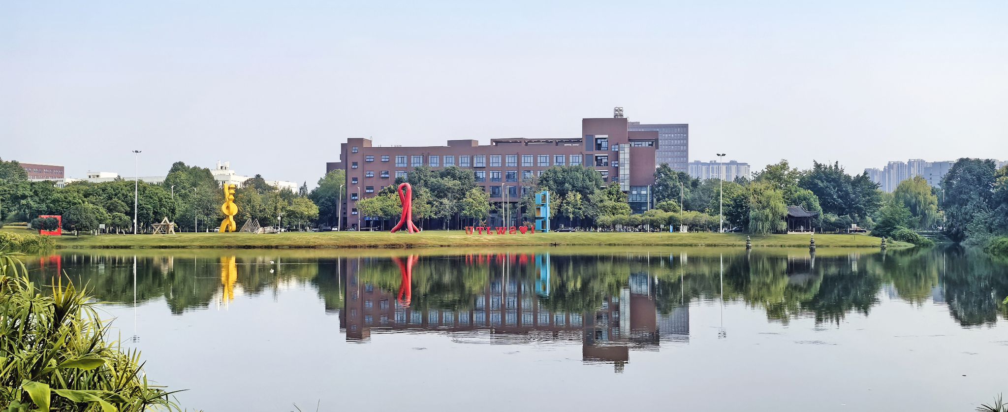 建筑策划助力“好房子、好小区、好社区、好城区”建设学术论坛在蘑菇视频
隆重召开